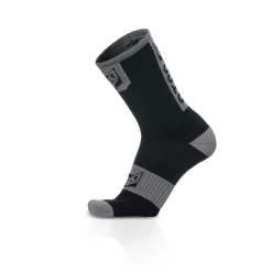 Clearance OTSO Calcetines de Ciclismo Altos - Negro